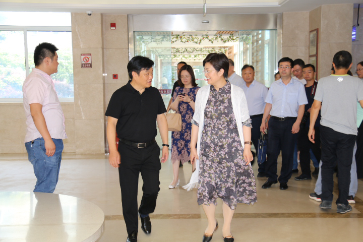 2019年8月16日,南通市卫健委陈冬梅一行来我院指导医养结合工作,集团